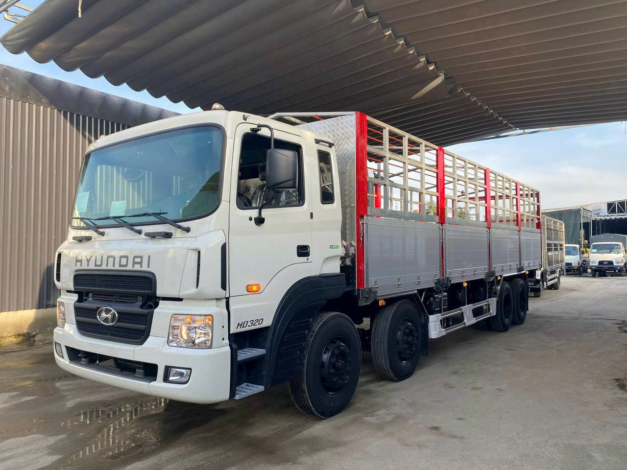 Hyundai HD320 Thùng bạt